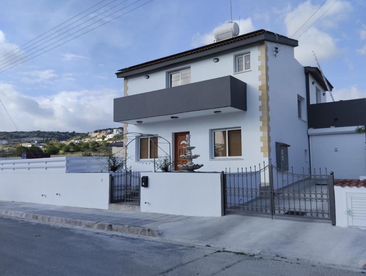 Michael Angelo Villa Paphos Bagian luar foto